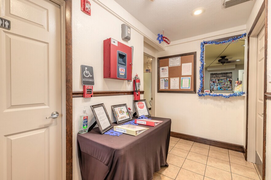 1087 Mason Ave, Daytona Beach, FL à vendre - Photo du bâtiment - Image 3 de 13