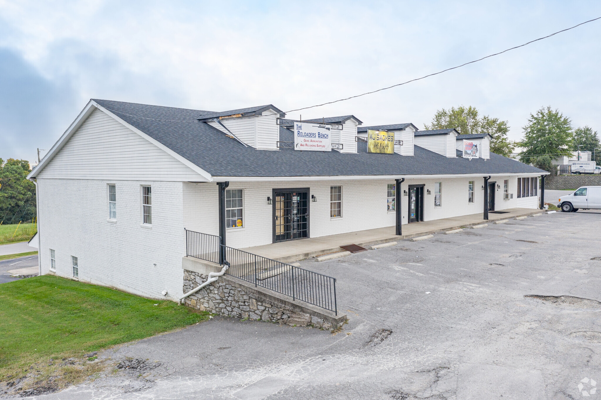195-205 N Mount Juliet Rd, Mount Juliet, TN for lease Primary Photo- Image 1 of 5
