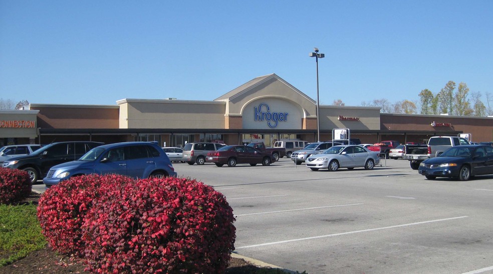 300-370 Kroger Ctr, Morehead, KY for lease - Building Photo - Image 1 of 9