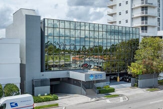 Plus de détails pour 2620 SW 27th Ave, Miami, FL - Bureau à louer