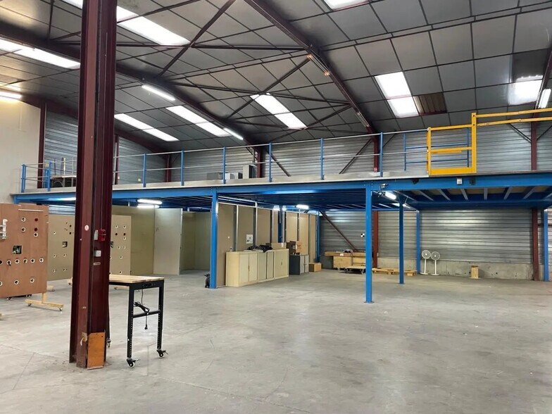 Flex dans Aubervilliers à louer - Photo du bâtiment - Image 3 de 7