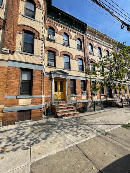 1830 Madison St, Ridgewood, NY for sale - Primary Photo - Image 1 of 11