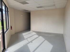 5481-5499 Summerhill Rd, Texarkana, TX for lease Interior Photo- Image 2 of 4