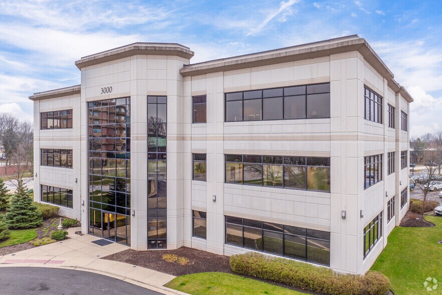 3000 Woodcreek Dr, Downers Grove, IL à louer - Photo du bâtiment - Image 1 de 16