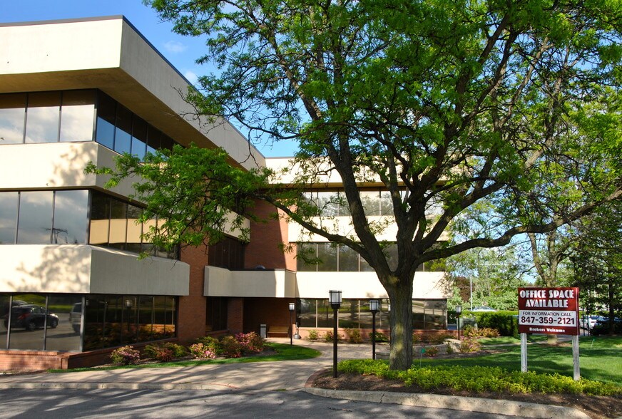 3233 N Arlington Heights Rd, Arlington Heights, IL à louer - Photo du bâtiment - Image 2 de 4