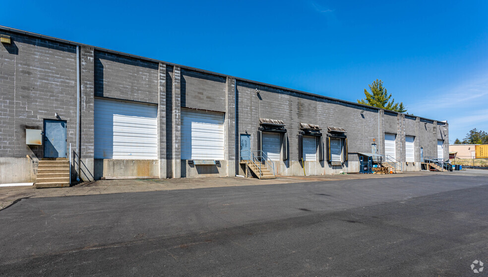 100 Wells Ave, Congers, NY for lease - Building Photo - Image 3 of 9