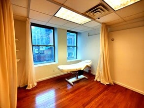 315 Fifth Ave, New York, NY for lease Interior Photo- Image 2 of 6