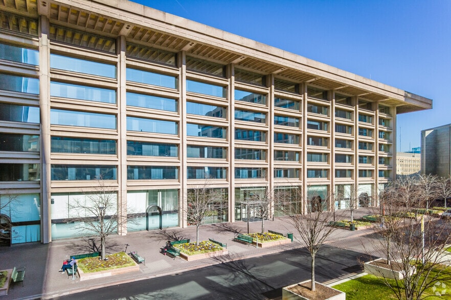 955 L'Enfant Plz SW, Washington, DC à louer - Photo du bâtiment - Image 2 de 13