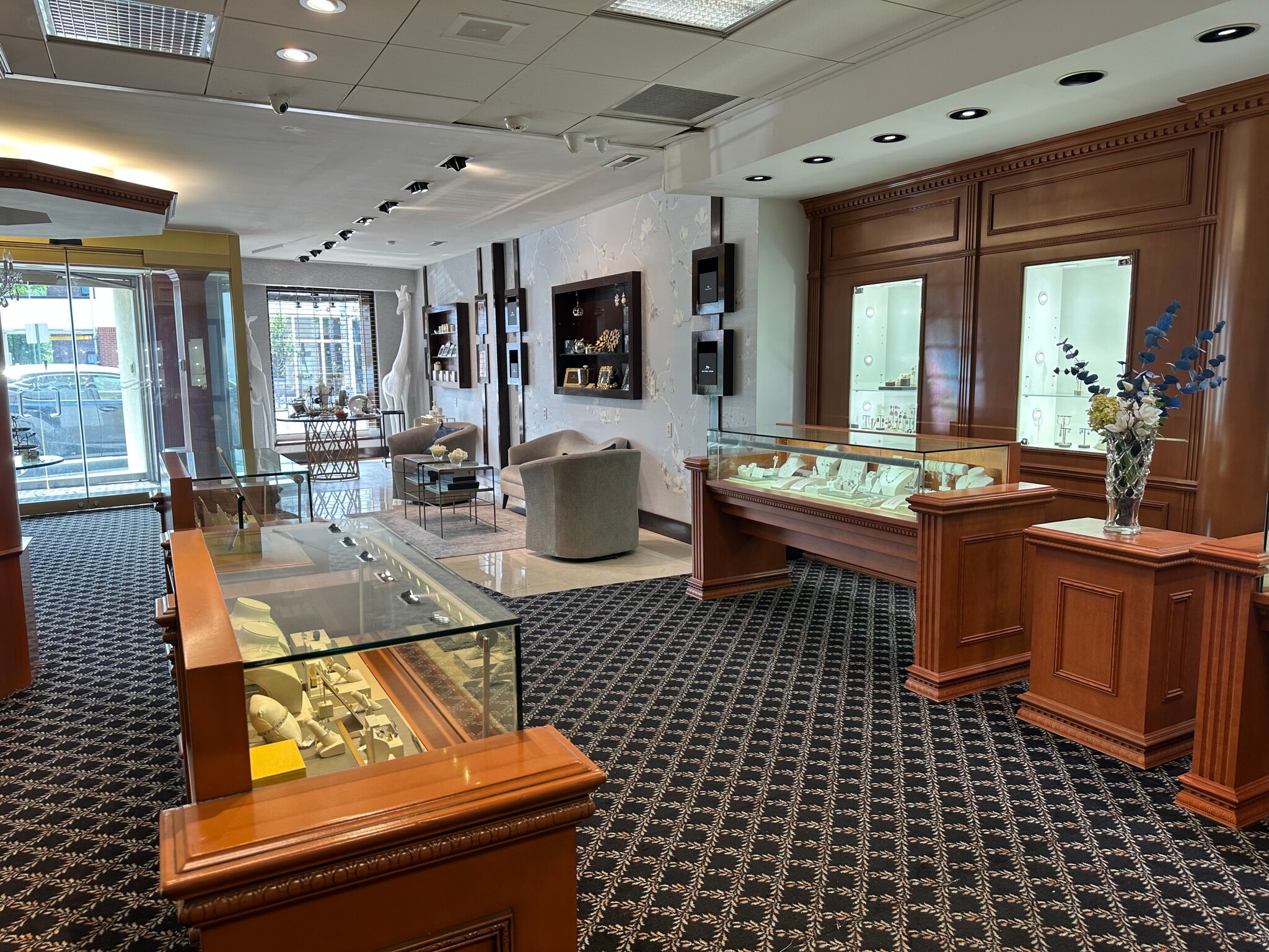 733 Anderson Ave, Cliffside Park, NJ for lease Interior Photo- Image 1 of 7