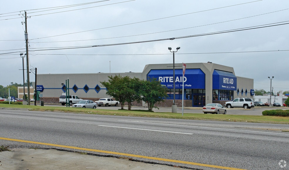 2300 E South Blvd, Montgomery, AL for sale - Building Photo - Image 1 of 3