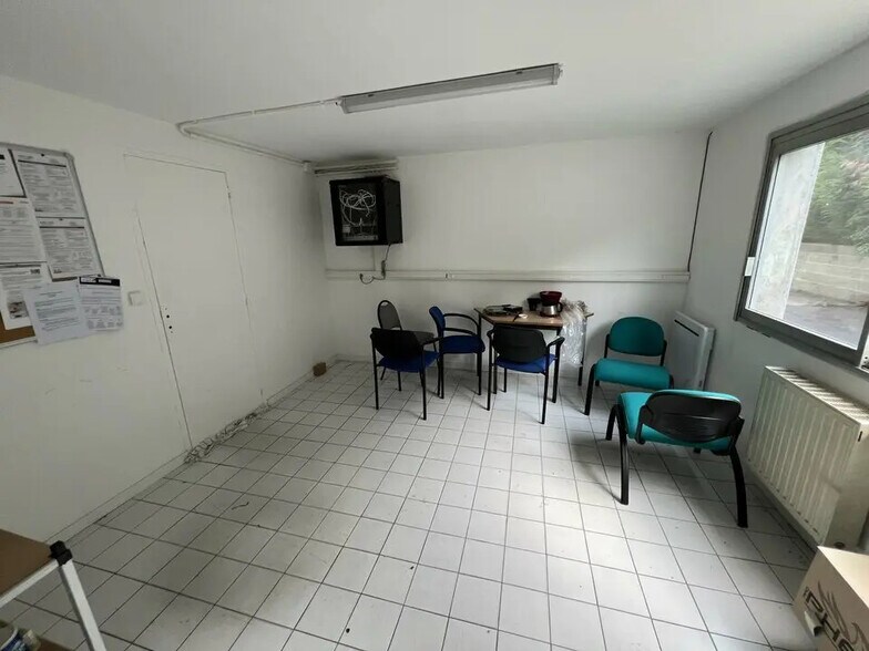 Flex dans Cormontreuil à louer - Photo du bâtiment - Image 2 de 13