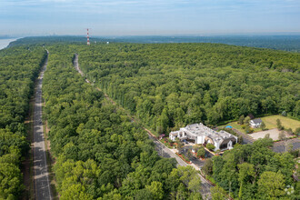 385 US Route 9W, Alpine, NJ - aerial  map view