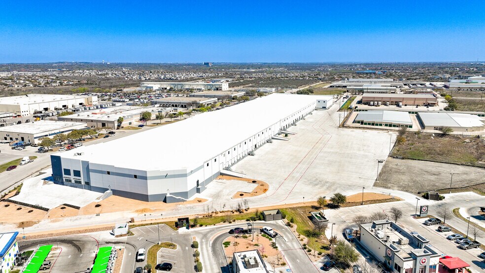 6357 Rittiman Road, San Antonio, TX à louer - Photo du bâtiment - Image 2 de 10