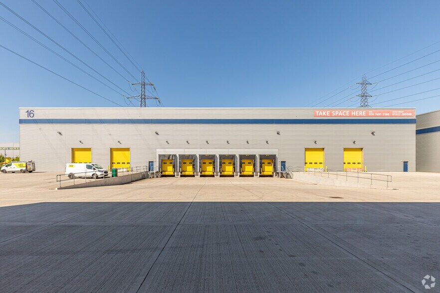 Chequers Ln, Dagenham à louer - Photo principale - Image 1 de 4