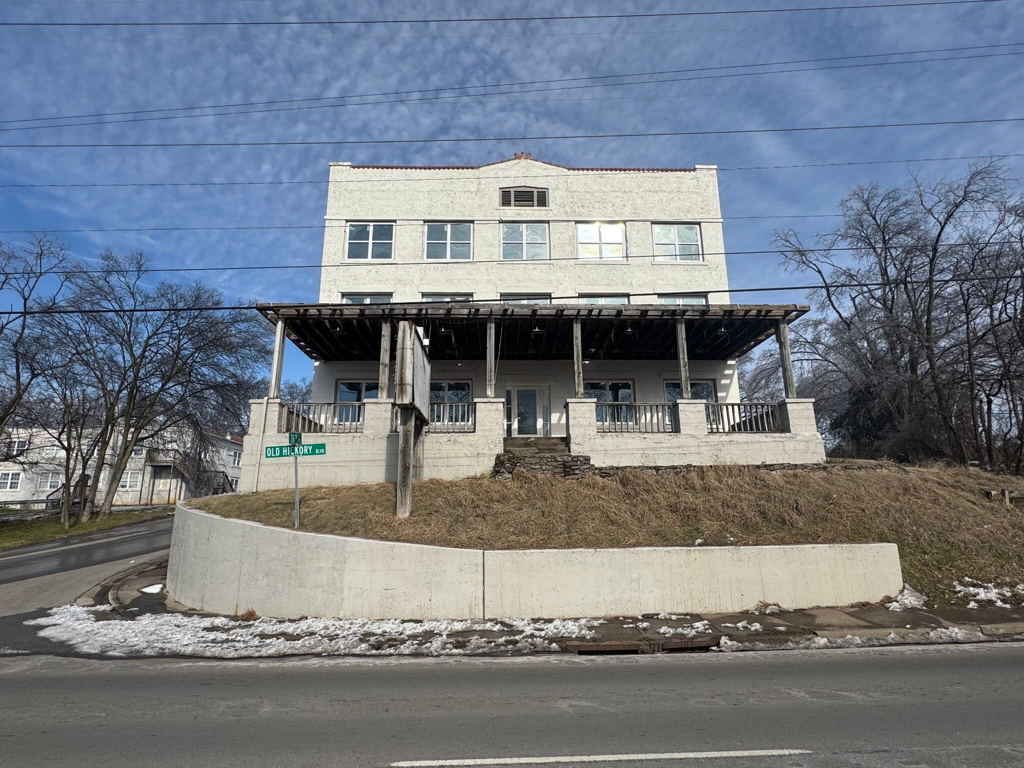 Old Hickory Boulevard block portfolio of 2 properties for sale on LoopNet.ca Primary Photo- Image 1 of 35