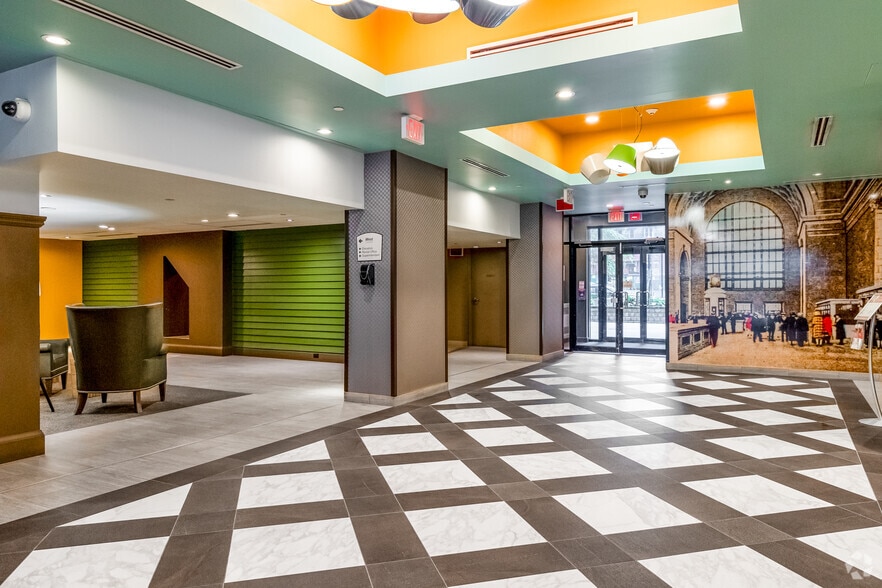 614 Church St, Toronto, ON for lease - Interior Photo - Image 3 of 36