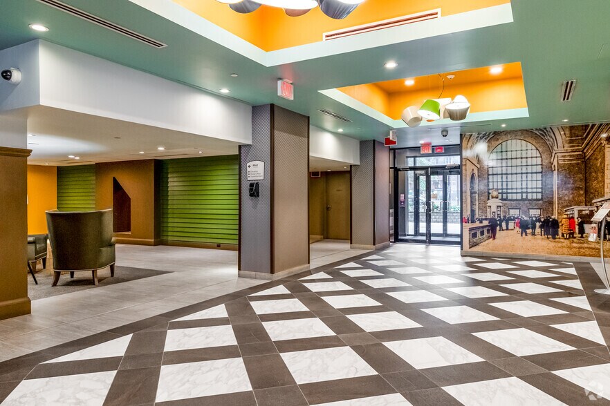 614 Church St, Toronto, ON à louer - Photo intérieure - Image 3 de 36