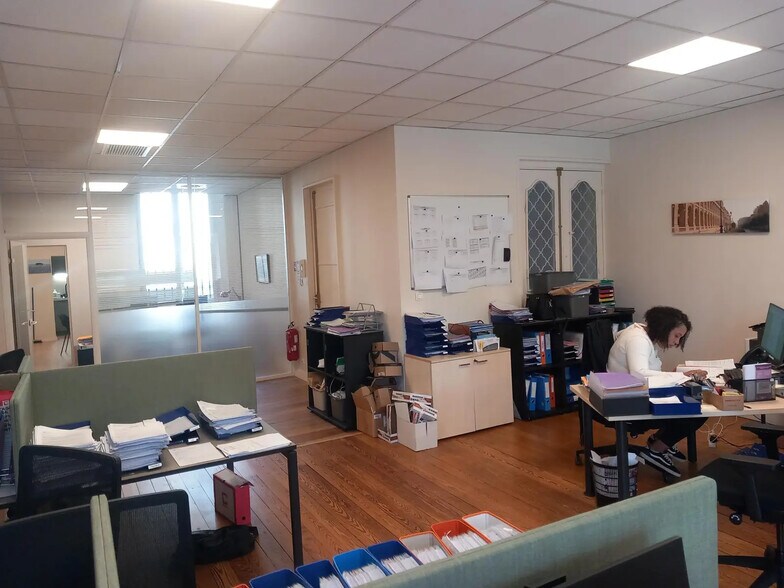 42 Place Gambetta, Bordeaux à louer - Photo du bâtiment - Image 3 de 18