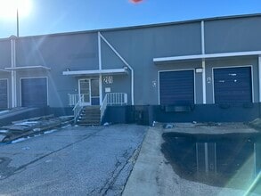 177-235 Cumberland St, Memphis, TN for lease Building Photo- Image 1 of 11