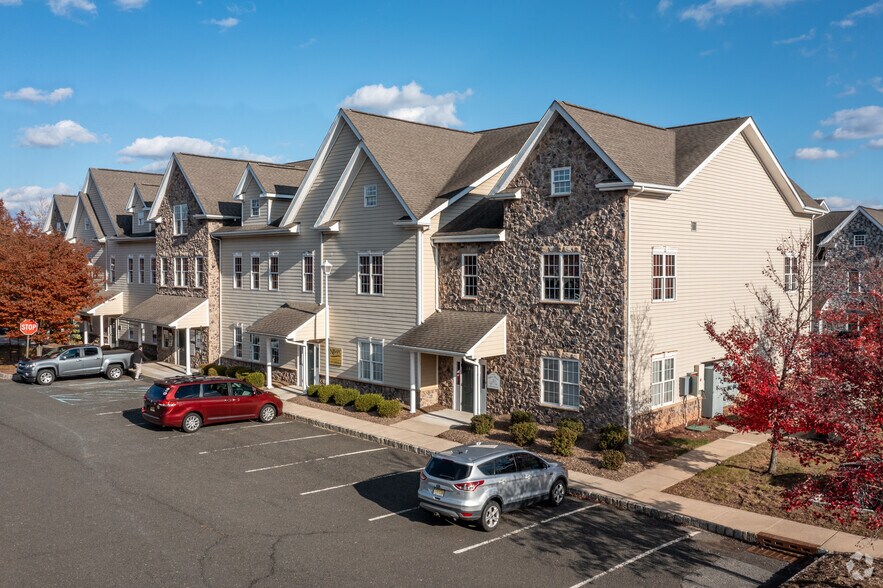 5 Walter E Foran Blvd, Flemington, NJ à louer - Photo du bâtiment - Image 1 de 35