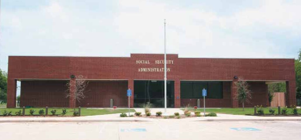 1711 W Henderson St, Cleburne, TX for sale Primary Photo- Image 1 of 5