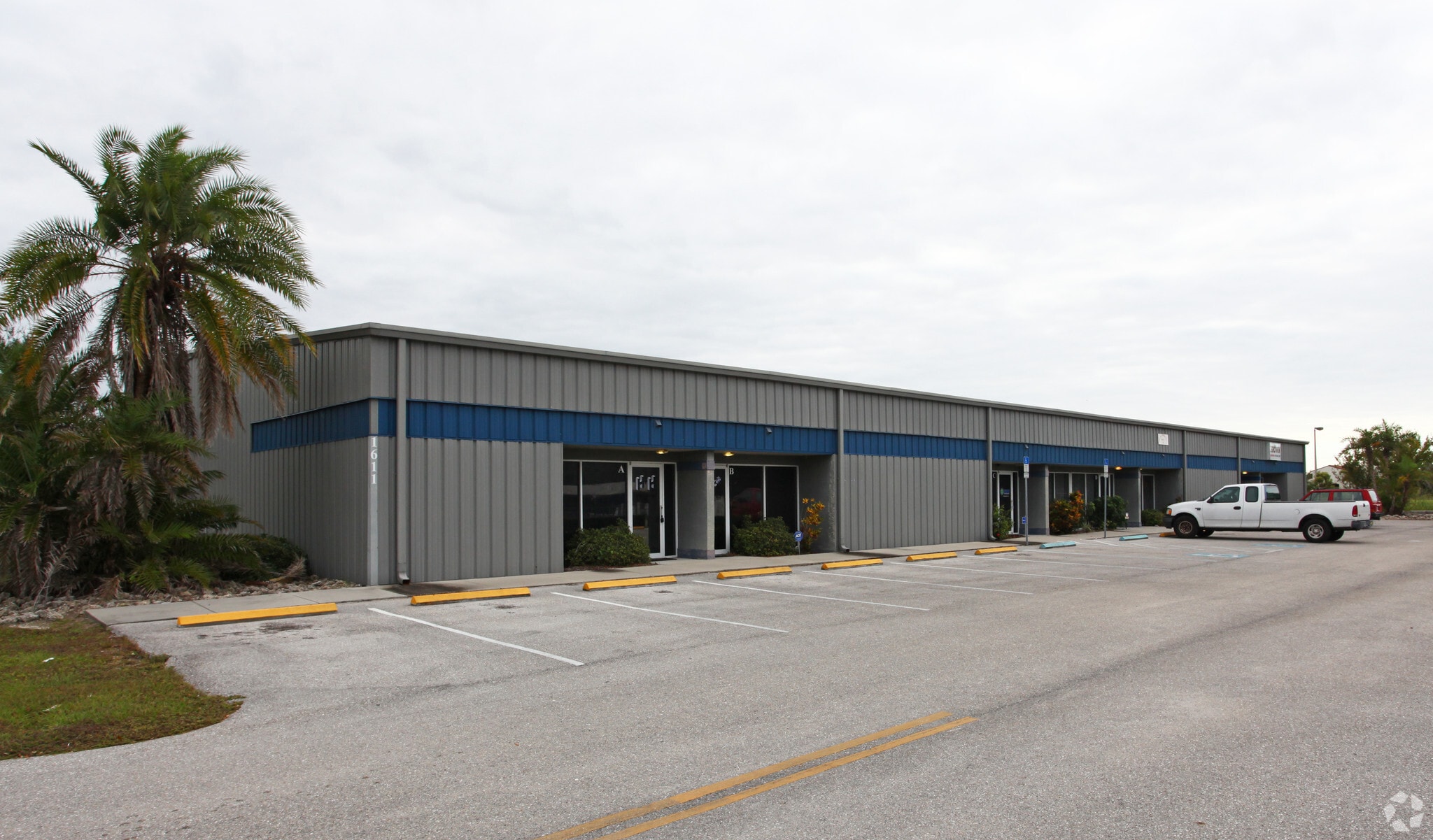 1611 12th St E, Palmetto, FL for lease Primary Photo- Image 1 of 11