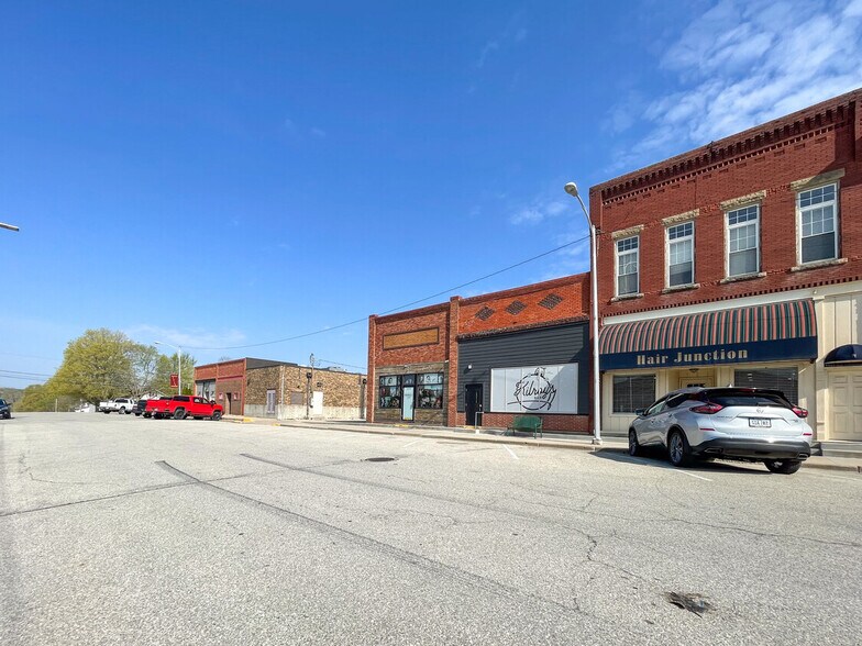 1119 Thomas St, Redfield, IA à vendre - Photo du bâtiment - Image 2 de 21