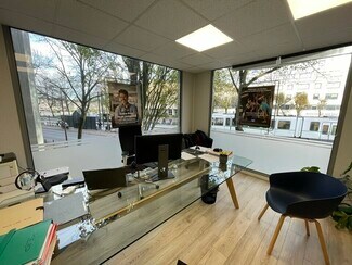 Plus de détails pour 6 Boulevard Des Martyrs Nantais De La Résistance, Nantes - Commerce de détail à louer