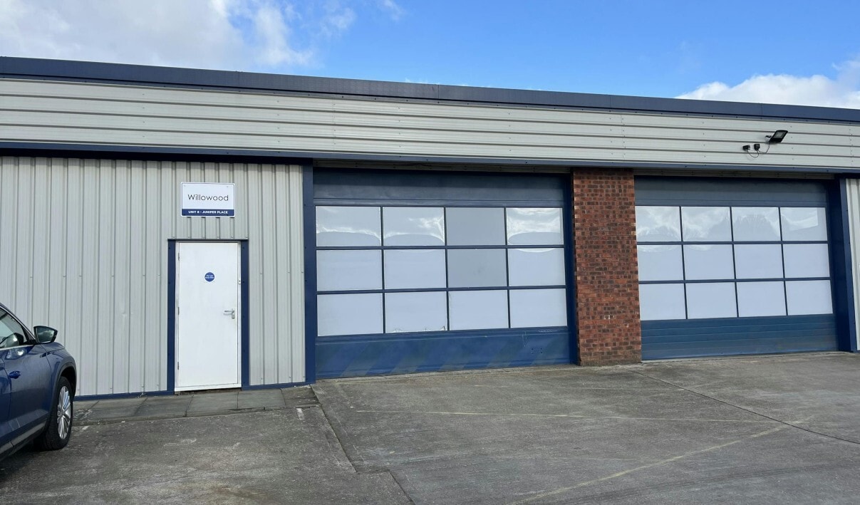Fircroft Way, Edenbridge for lease Building Photo- Image 1 of 4