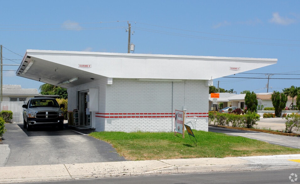 1631 E Sample Rd, Pompano Beach, FL for sale - Building Photo - Image 3 of 35