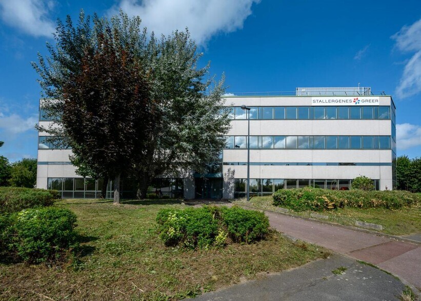 Office in Antony for lease - Building Photo - Image 2 of 8