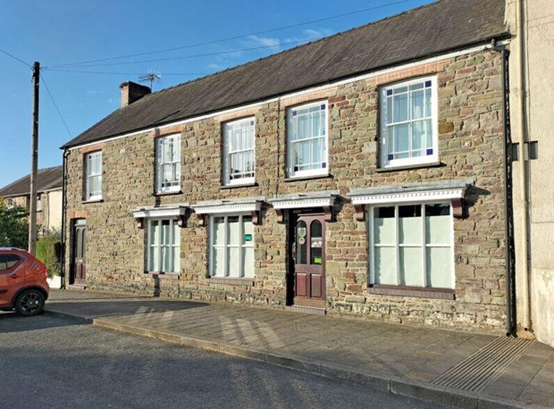 3-4 Grist Sq, Carmarthen à vendre - Photo du bâtiment - Image 1 de 25