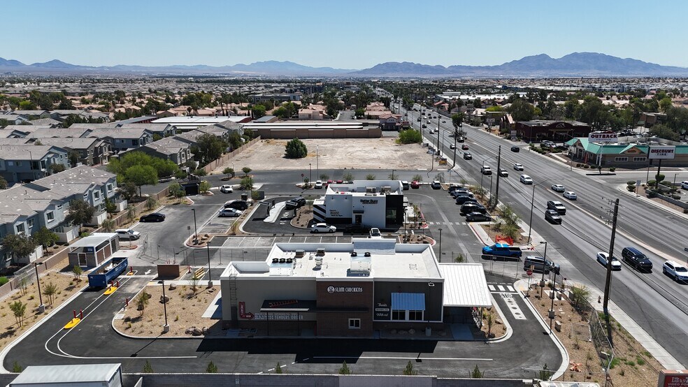 W Craig Rd, North Las Vegas, NV à louer - Photo du bâtiment - Image 1 de 3