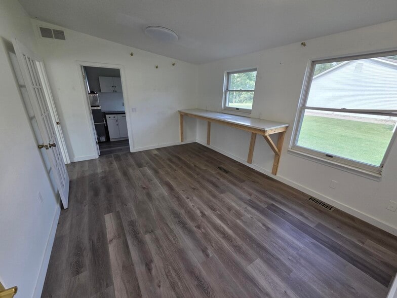 77 Orangewick Dr N, Lewis Center, OH for lease - Interior Photo - Image 3 of 8
