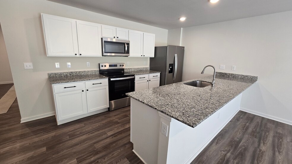 1941 Tranquility Cir, Newton, NC for sale - Interior Photo - Image 2 of 18