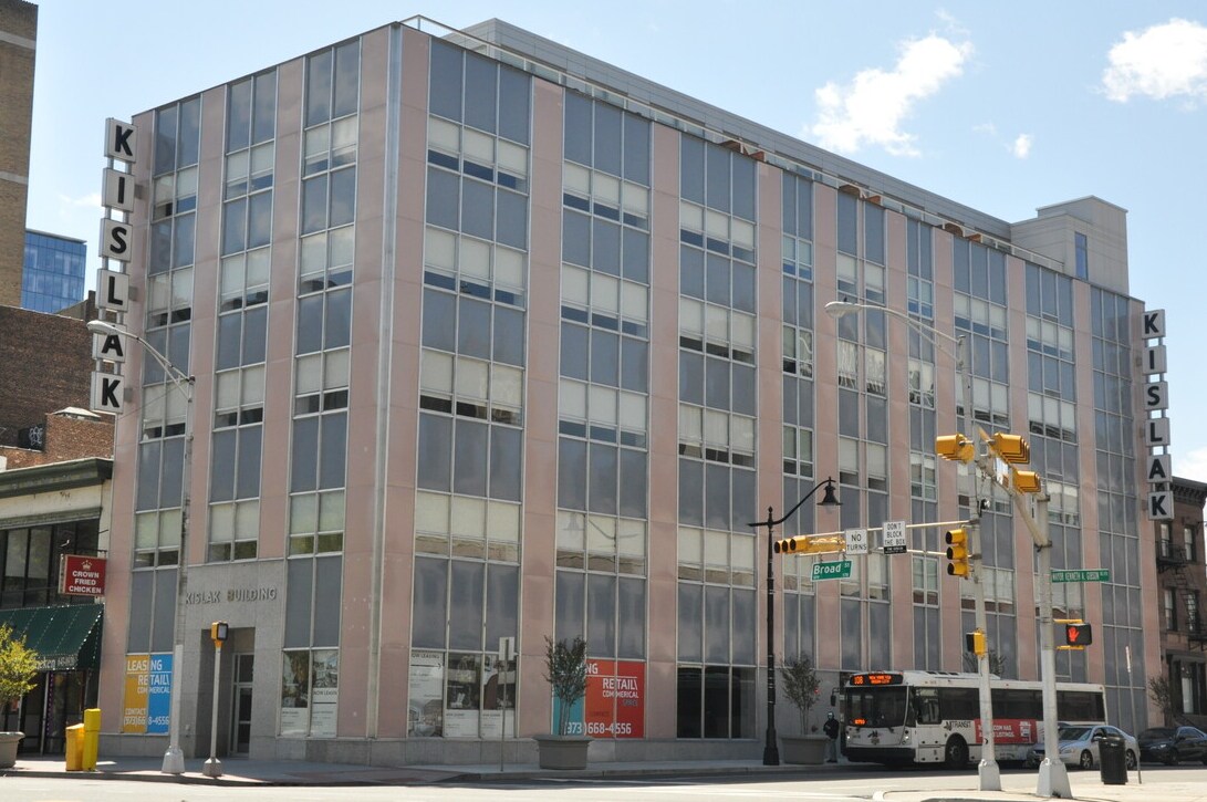 579 Broad St, Newark, NJ à louer Photo du bâtiment- Image 1 de 3