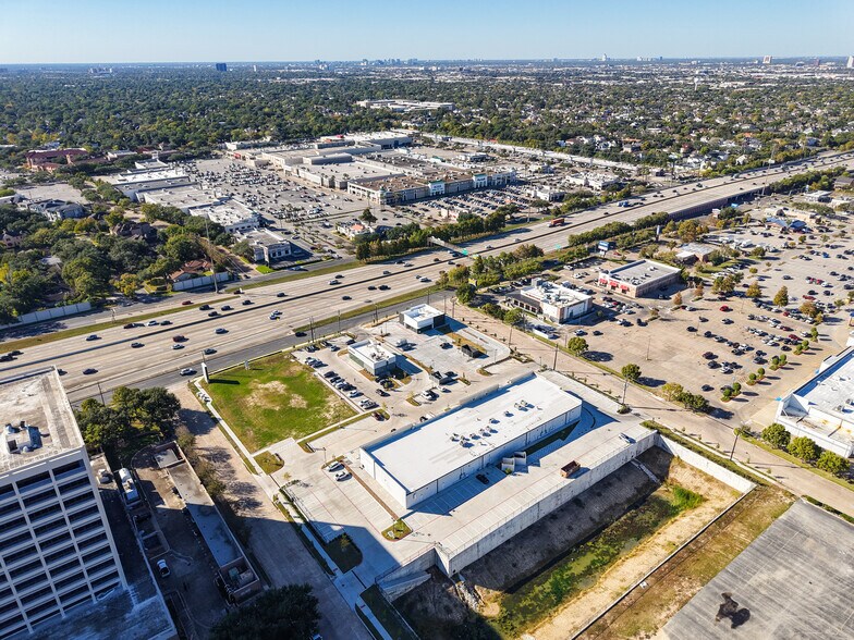 SEQ of I-610 & Beechnut St, Houston, TX à louer - Photo du bâtiment - Image 3 de 6