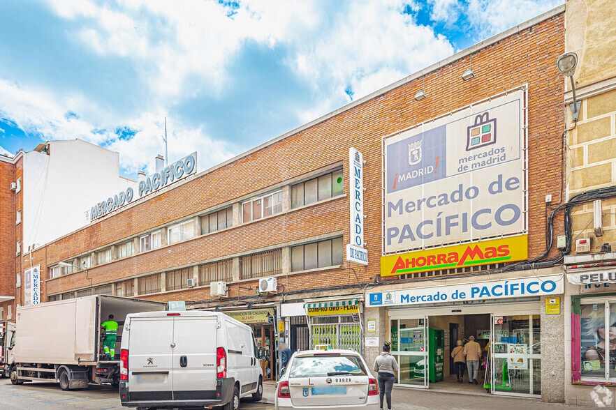 Calle de Valderribas, 30, Madrid, Madrid for lease - Building Photo - Image 2 of 2