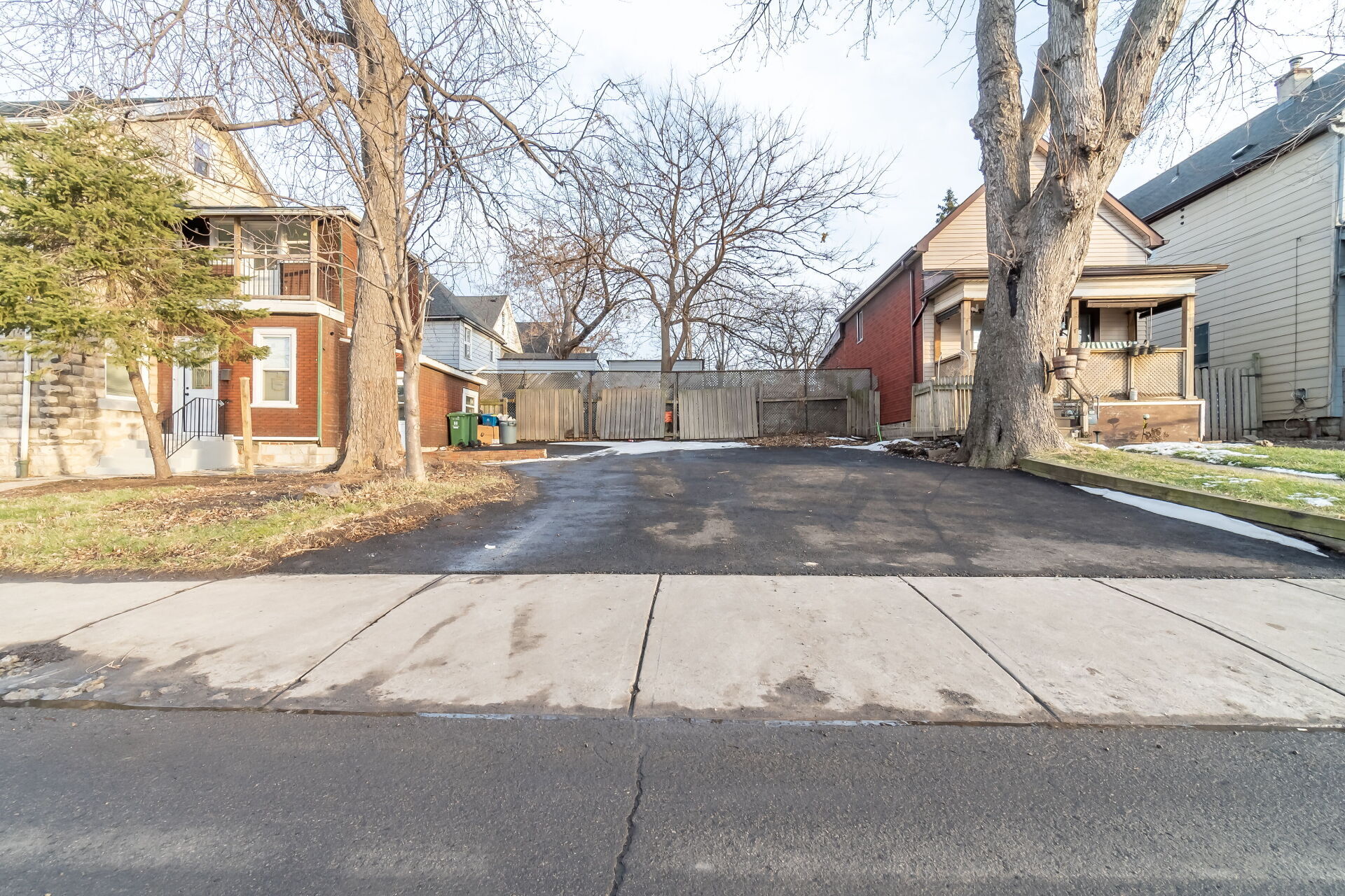 910 Burlington St E, Hamilton, ON for sale Building Photo- Image 1 of 25