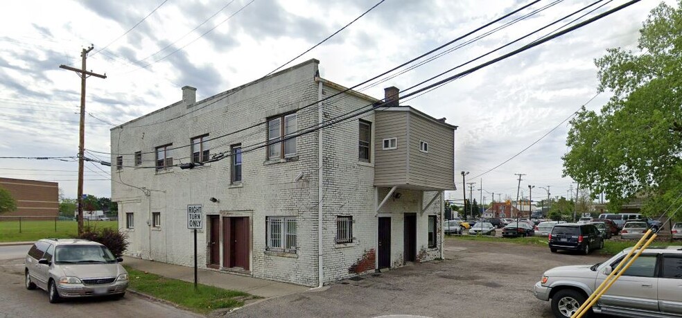 576 E 152nd St, Cleveland, OH for sale - Primary Photo - Image 2 of 24