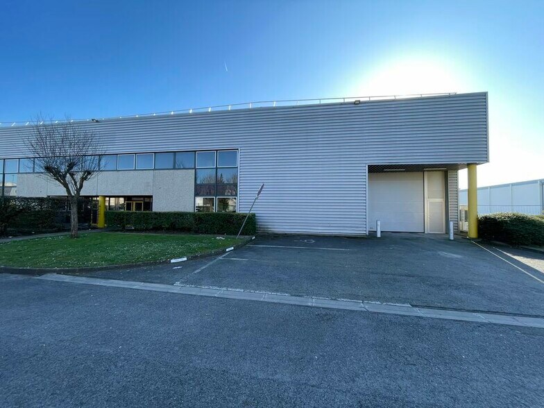 Flex dans Le Mesnil-Amelot à louer - Photo du bâtiment - Image 1 de 8