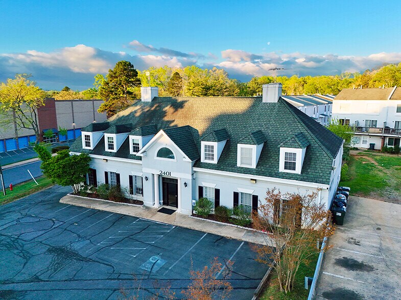 2401 Hydraulic Rd, Charlottesville, VA à louer - Photo du bâtiment - Image 2 de 3