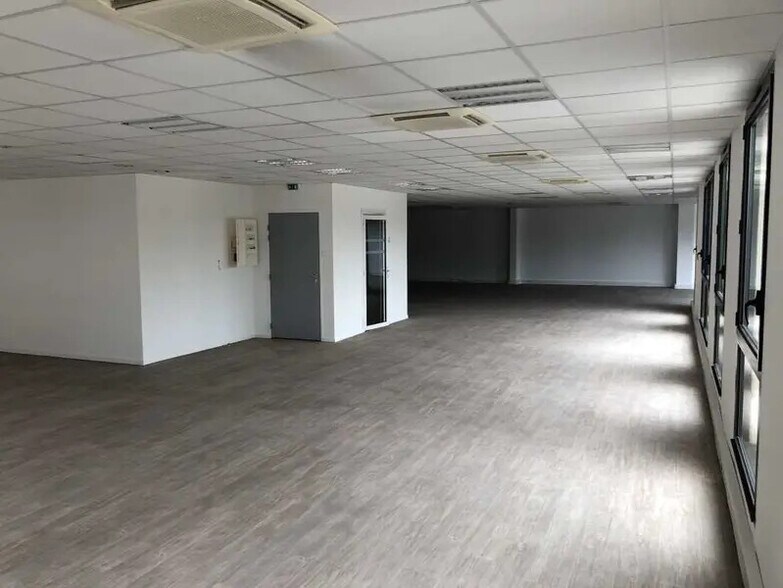 Office in Aix-en-Provence for lease - Interior Photo - Image 3 of 20