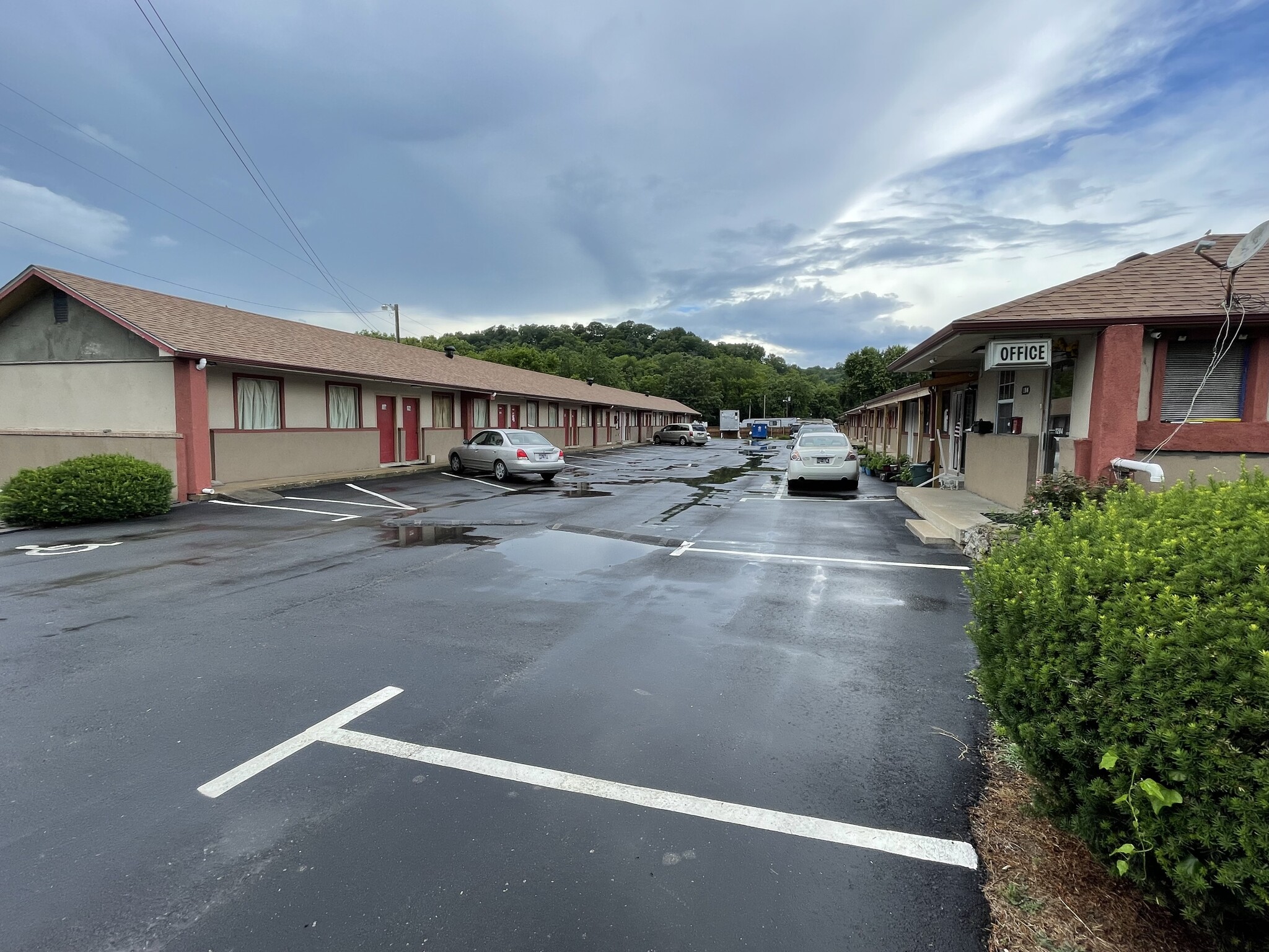 1204 Louisville Hwy, Goodlettsville, TN for sale Building Photo- Image 1 of 1