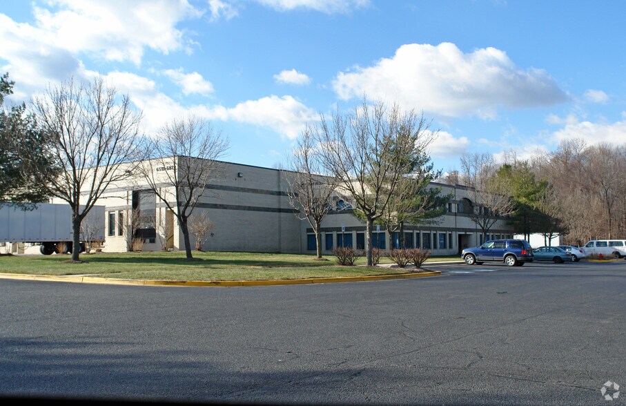 651-687 Commerce Dr, Upper Marlboro, MD à louer - Photo du bâtiment - Image 3 de 5