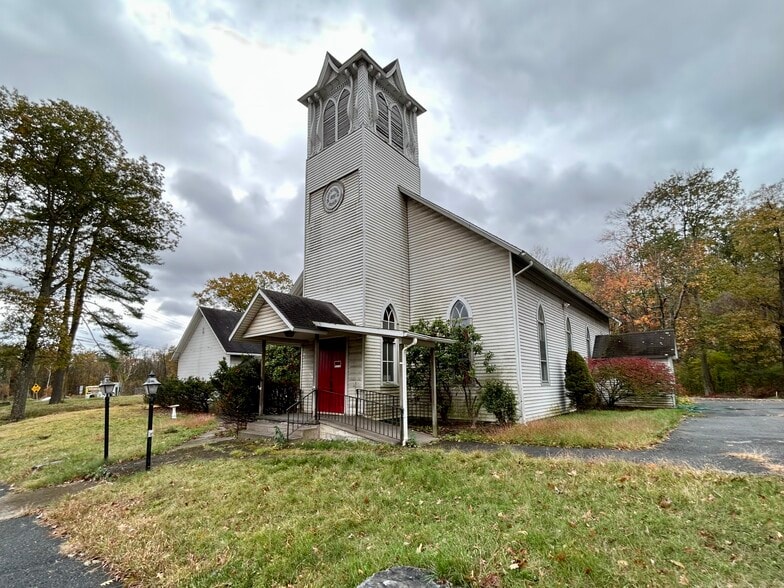 2008 Sullivan Trail, Tannersville, PA for lease - Primary Photo - Image 1 of 11