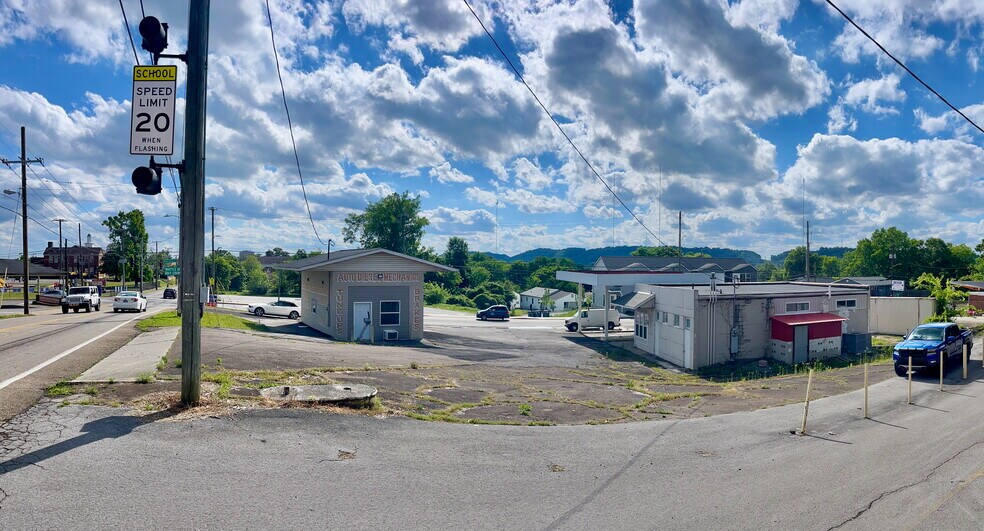 2700 Whittle Springs Rd, Knoxville, TN à vendre - Photo du bâtiment - Image 2 de 12