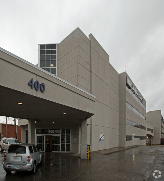 400 First Capitol Dr, Saint Charles, MO à louer - Photo du bâtiment - Image 2 de 6
