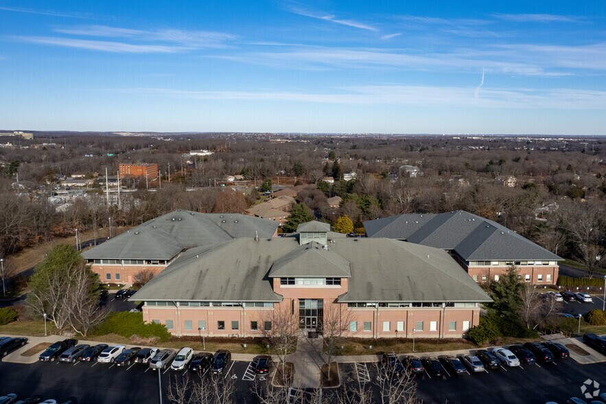 300 Centerville Rd, Warwick, RI à vendre - Aérien - Image 2 de 7