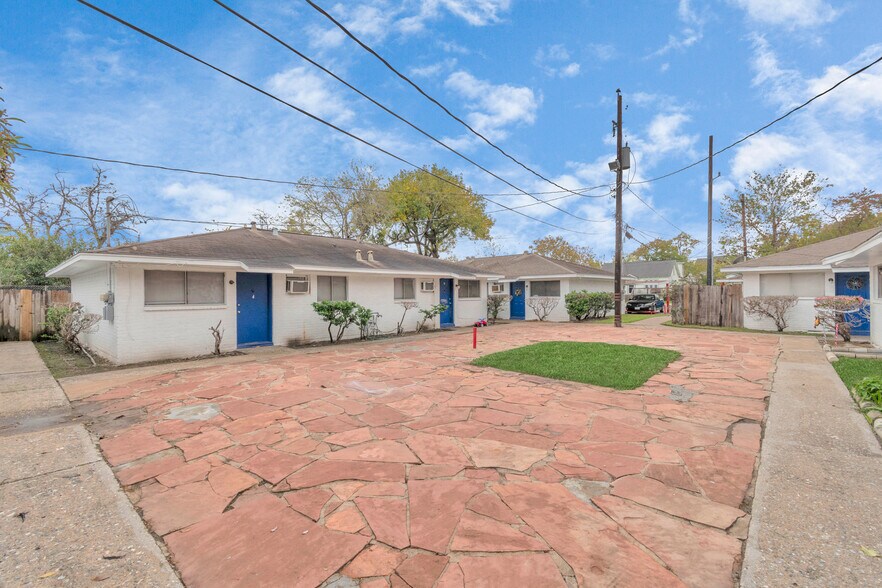 5606 Harvard St, Houston, TX à vendre - Photo du bâtiment - Image 2 de 23